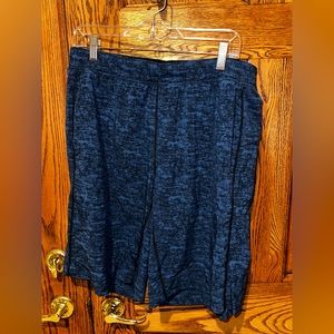 Lululemon Men’s Size L shorts